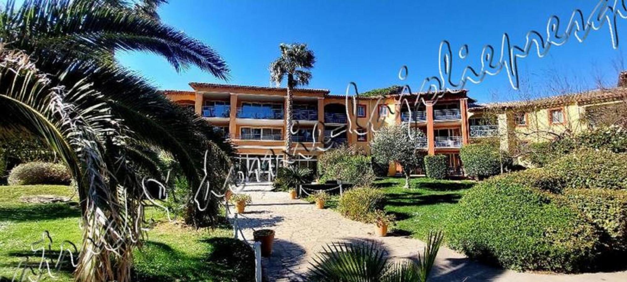 Magnifique Parc De La Presqu'Ile Avec Piscine Et Plage Face A Porquerolles ! Йер Экстерьер фото