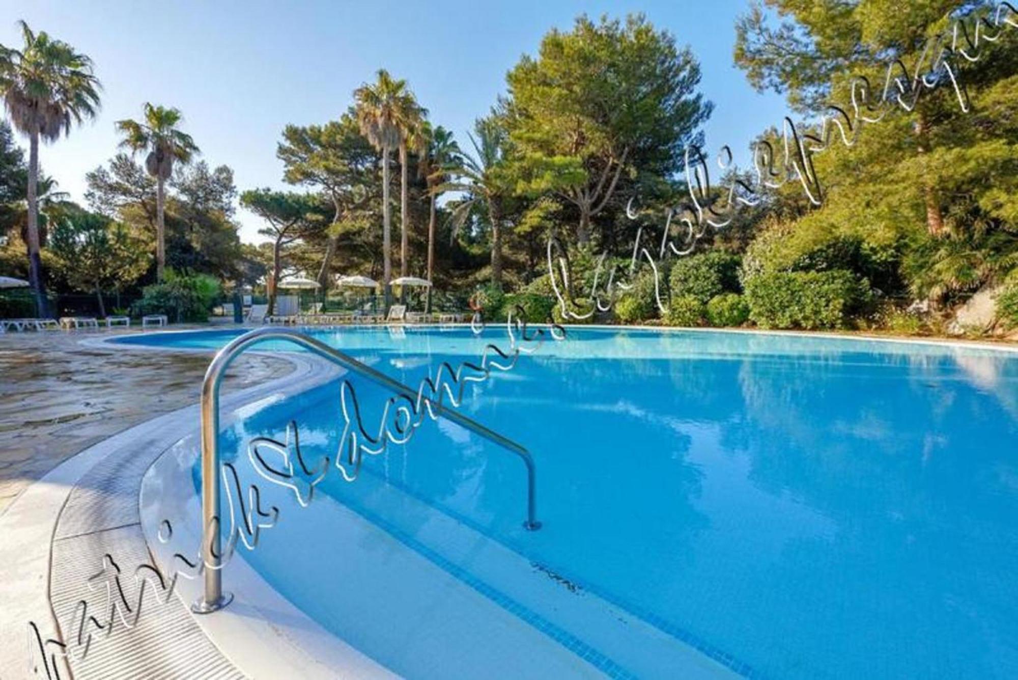 Magnifique Parc De La Presqu'Ile Avec Piscine Et Plage Face A Porquerolles ! Йер Экстерьер фото